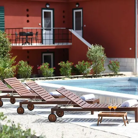 Puntamika Laterna Apartman Zára