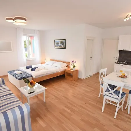 Apartman Puntamika Laterna Zára