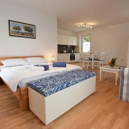 Apartman Puntamika Laterna Zára