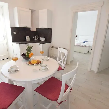 Apartman Puntamika Laterna Zára