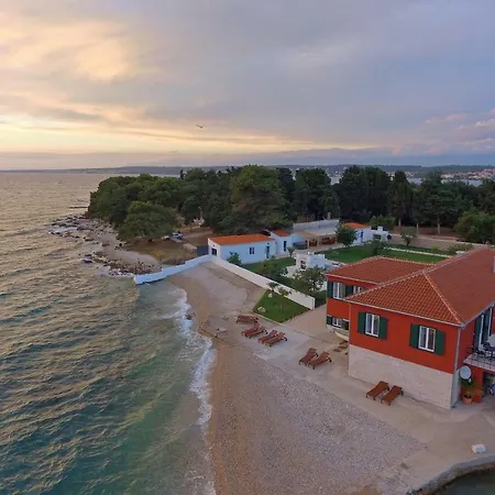 Puntamika Laterna Apartman Zára